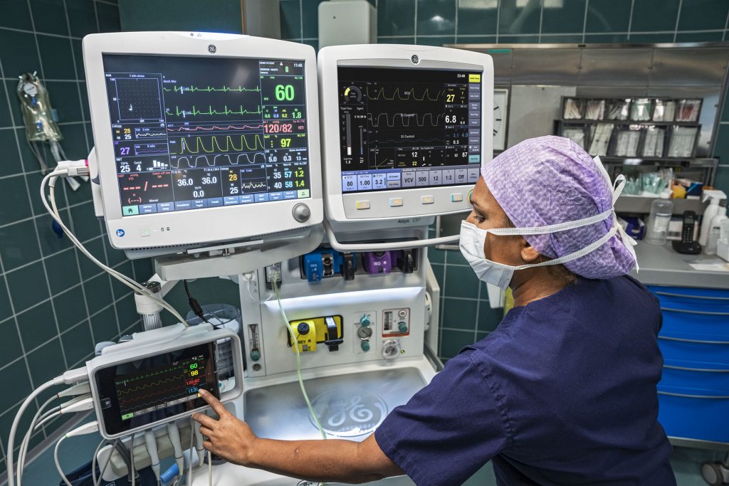 ΑΒ Βασιλόπουλος: Ιατρικός εξοπλισμός νέας γενιάς σε περισσότερες από 30 κλίνες ΜΕΘ του νοσοκομείου «Ευαγγελισμός»