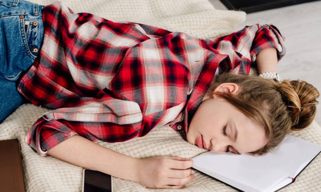 H στέρηση ύπνου οδηγεί σε κεντρική παχυσαρκία