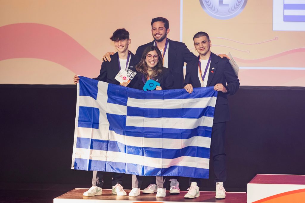 Παγκόσμια Ολυμπιάδα Ρομποτικής: Η Ελλάδα κατακτά αργυρό μετάλλιο