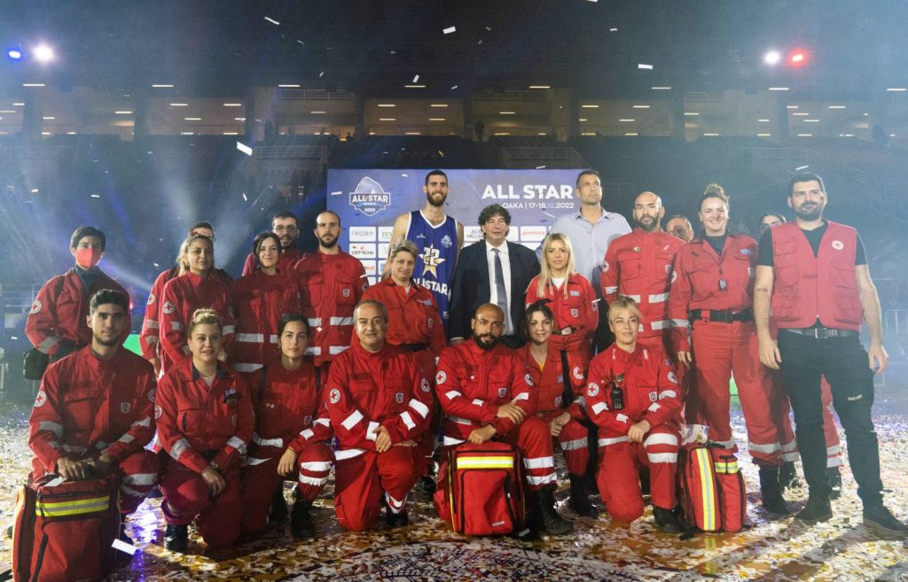 Εντυπωσιακή η παρουσία των εθελοντών του Ελληνικού Ερυθρού Σταυρού στο All Star Game 2022