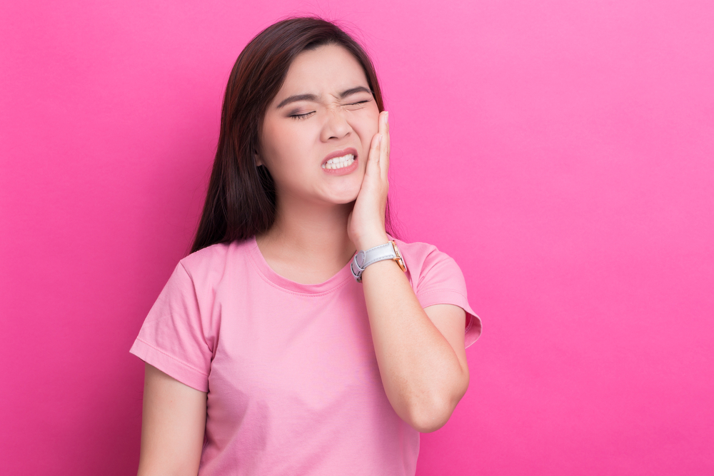 Κακή στοματική υγεία: Υπαίτια και για πόνους στο αφτί;